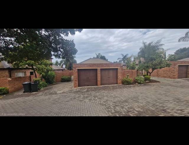 3 BEDROOM TOWNHOUSE FOR SALE IN HEUWELSIG ESTATE